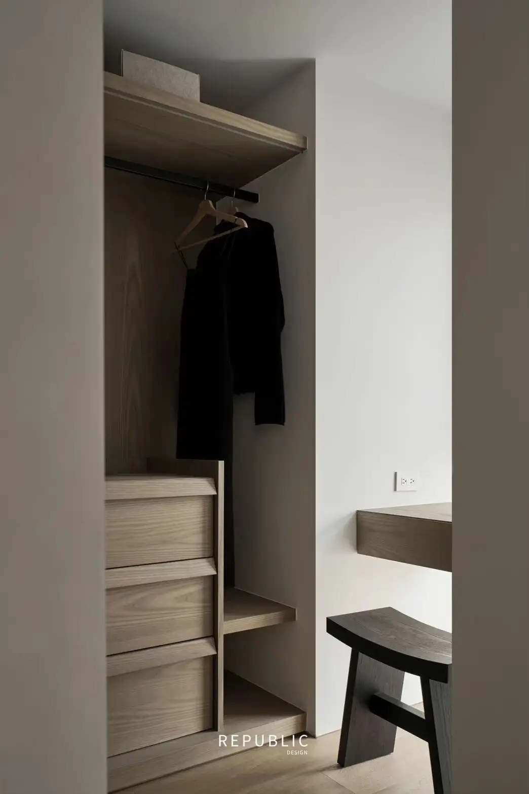 台北內湖住宅|P系列(SC-P612) 木地板完工照 2(色號 SC-P612)