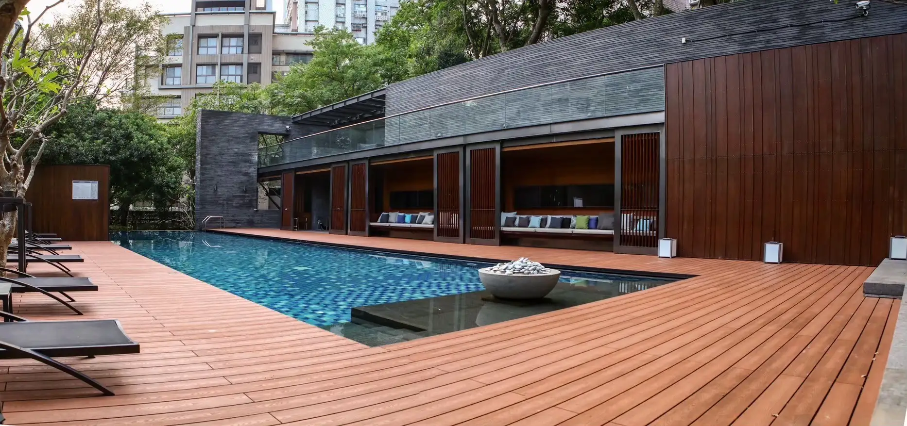 台北內湖住宅|戶外木地板 木地板完工照 5