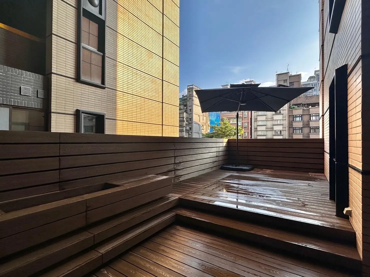 新北新店住宅|戶外木地板 木地板完工照 10